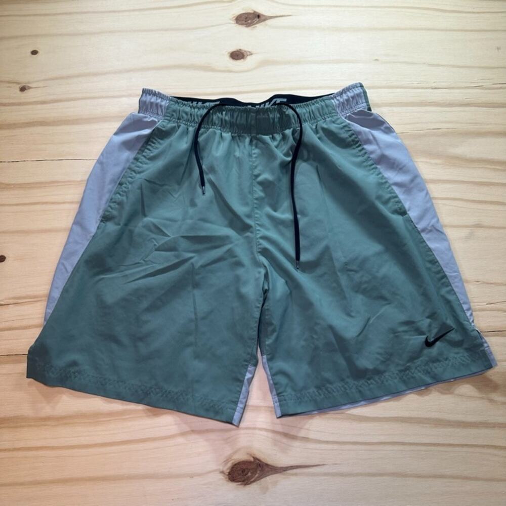 NIke Dri-Fit Training Active Shorts Green Gym Performance Mens Large 8" Inseam